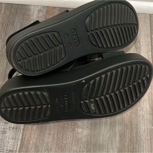 CROCS LiteRide Black Back Strap Platform Sandals size 8